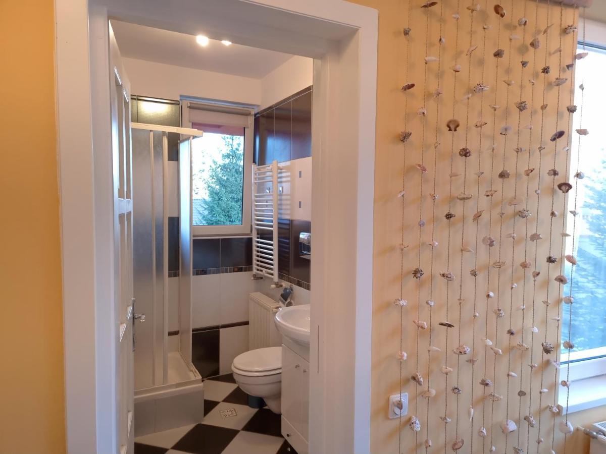 Marble Villa: Luxury Estate - Central But Intimate Sinaia Kültér fotó